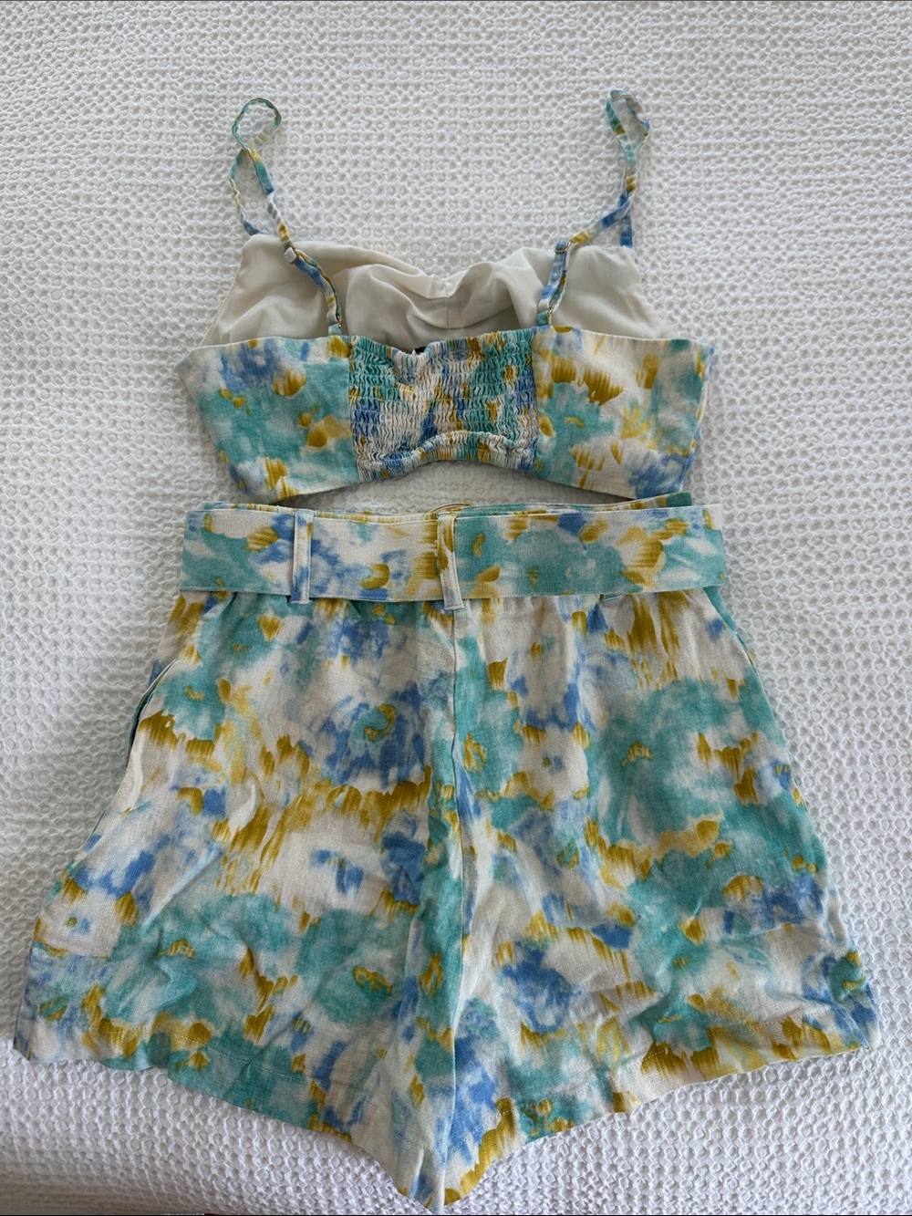 Christian Lacroix Cream matching set with Blue, Teal and Yellow Watercolor Motif - Picture 7 of 7